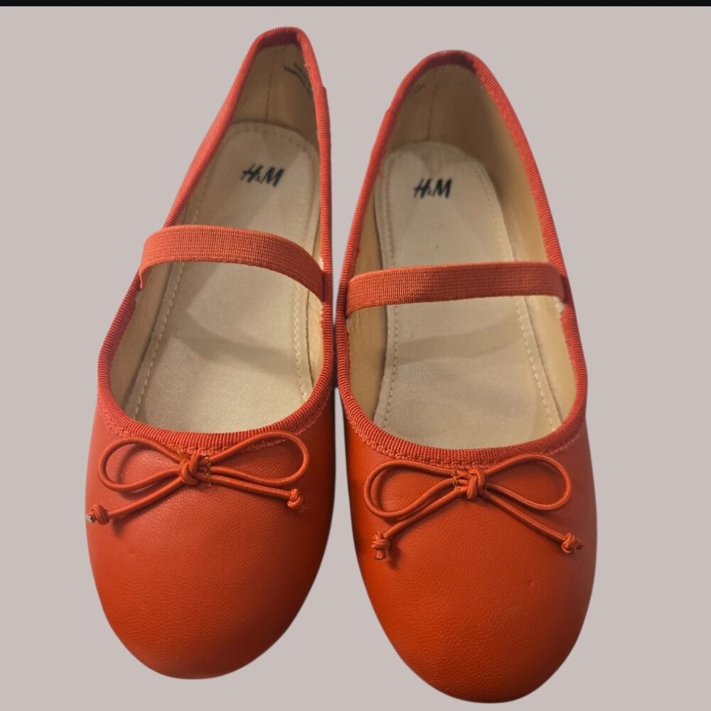 ✨ ADORABLE H&M Red Mary Jane Ballerina Flats EUC ✨